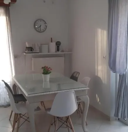 Theasis House Διαμέρισμα Χελμάτα