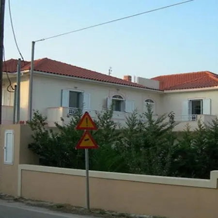 Theasis House Χελμάτα